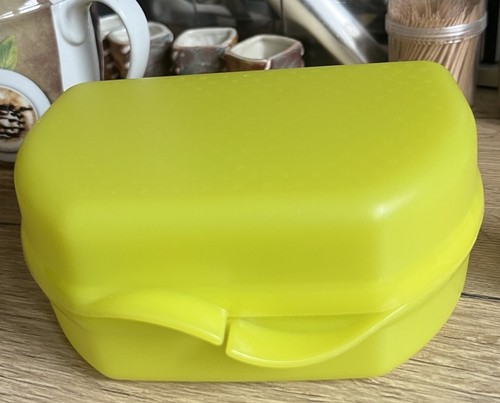 Tupperware snacky brotdose box - tupperware,
