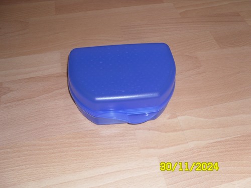 Tupperware snacky box - tupperware,